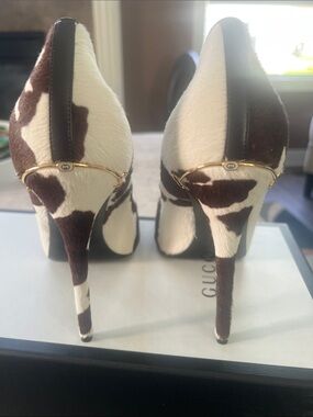 Gucci Brown and White Cowhide Stiletto Pumps with Gold Accent